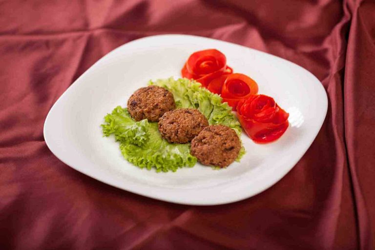 Chiftelute cu fulgi de ovaz si nuca