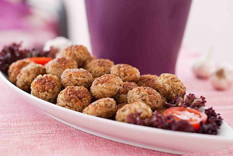 Chiftelute din seminte de floarea soarelui la cuptor