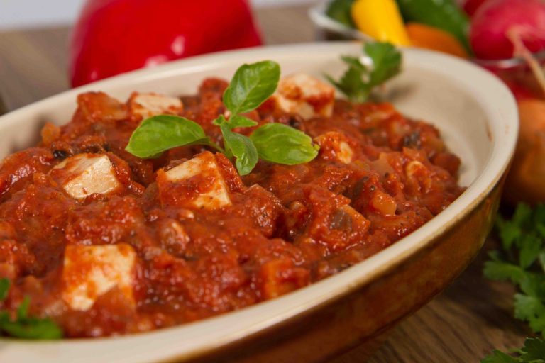 Gulas vegetal cu tofu si ciuperci