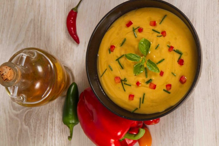 Supa crema de linte rosie si cocos