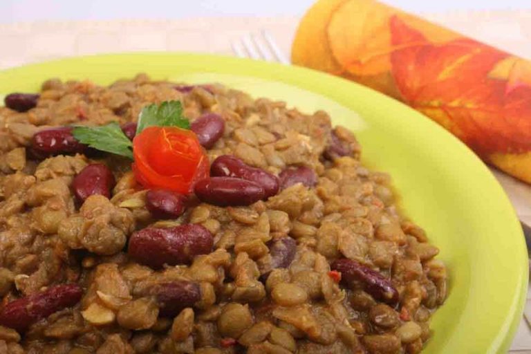 Mancarica de linte verde cu fasole rosie