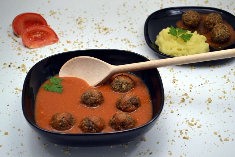 Chiftelute cu sos la cuptor