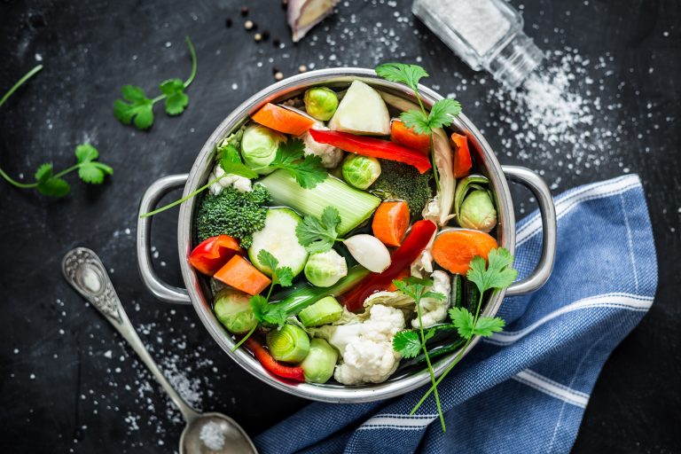 Cum faci acasă supa STOCK (Fiertură din legume)